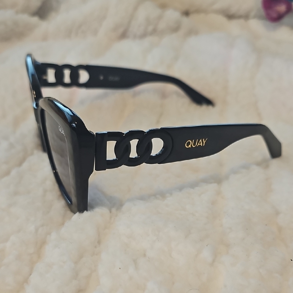 Quay Australia Chain Reaction Black Sunglasses - Picture 4 of 8